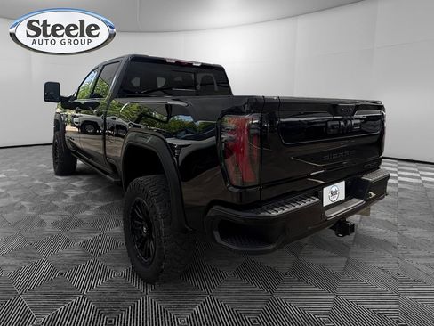 Used 2025 GMC Sierra 2500 AT4X AWD/4WD image 3