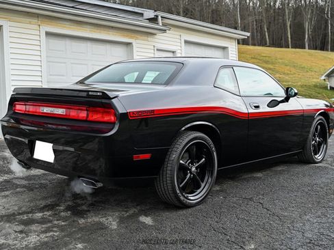 Used 2010 Dodge Challenger R/T w/ Mopar 10 Pkg image 8