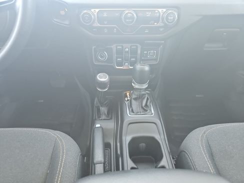Used 2025 Jeep Gladiator Sport AWD/4WD image 15