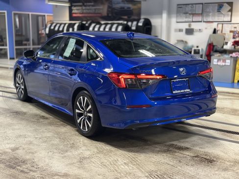 Used 2023 Honda Civic EX image 7