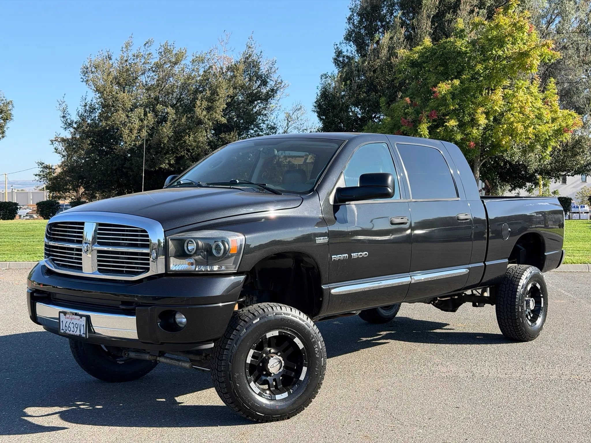 Used 2007 Dodge Ram 1500 Truck Laramie w/ Trailer Tow Group AWD/4WD image 1