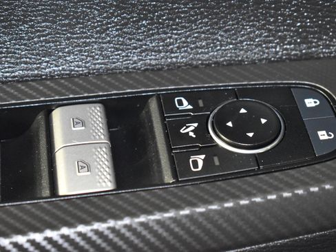 Used 2024 Mitsubishi Outlander SE image 33