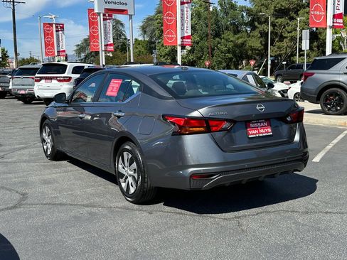 Used 2025 Nissan Altima 2.5 S FWD image 4