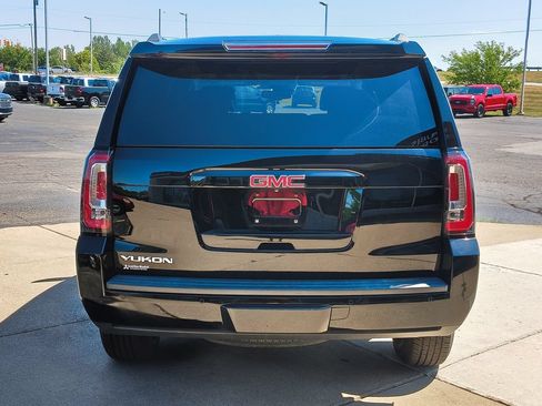 Used 2017 GMC Yukon SLT AWD/4WD image 19