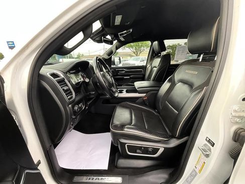 Used 2022 RAM 1500 Laramie AWD/4WD image 14
