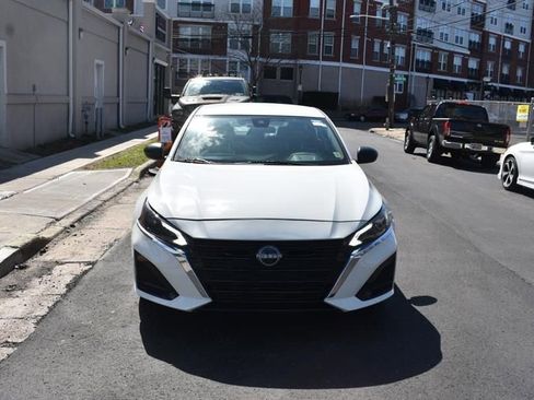 Used 2025 Nissan Altima 2.5 SV image 3