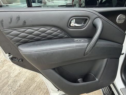 Used 2024 INFINITI QX80 Sensory AWD/4WD image 23