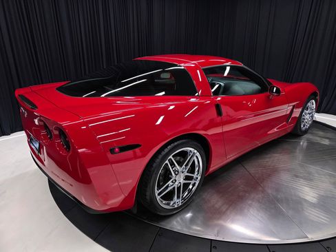 Used 2006 Chevrolet Corvette Coupe w/ Preferred Equipment Group RWD image 40