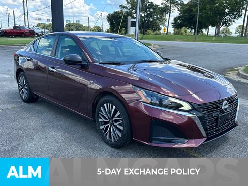 Used 2025 Nissan Altima 2.5 SV FWD image 3