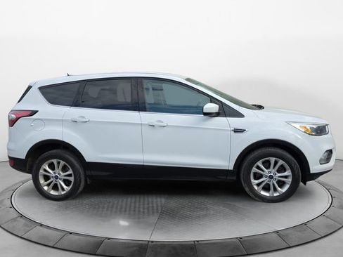 Used 2017 Ford Escape SE w/ SE Cold Weather Package image 6