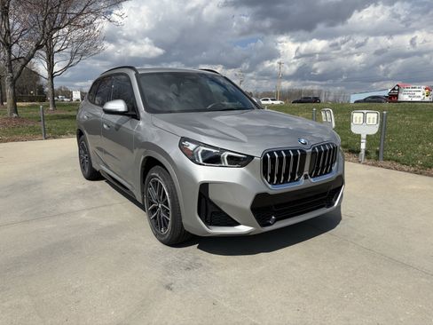 Certified 2023 BMW X1 xDrive28i w/ Premium Package image 2
