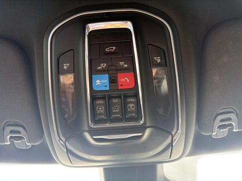 Used 2022 Jeep Wagoneer Series III w/ Premium Group I RWD image 45