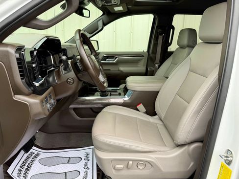 Used 2024 Chevrolet Silverado 1500 LTZ w/ LTZ Premium Package AWD/4WD image 31