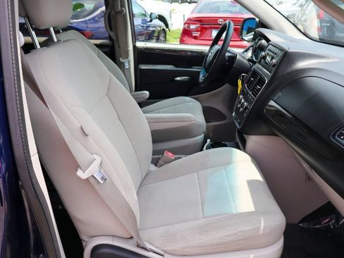 Used 2012 Dodge Grand Caravan SE FWD image 12