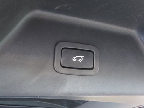 Used 2020 Land Rover Range Rover HSE image 14