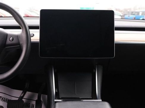 Used 2021 Tesla Model Y Long Range image 21