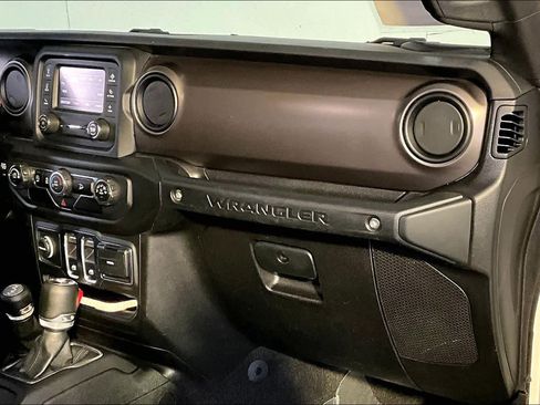 Used 2020 Jeep Wrangler Sport AWD/4WD image 18