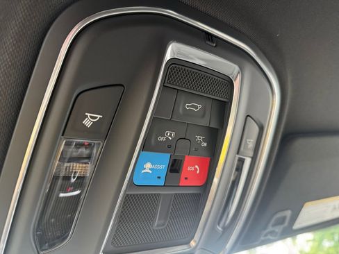 New 2025 Jeep Grand Cherokee Altitude image 31