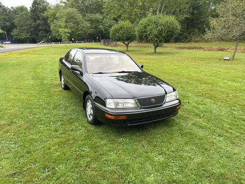 Used 1995 Toyota Avalon XLS FWD image 1