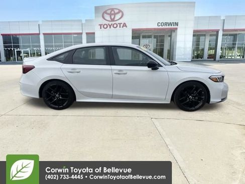 Used 2025 Honda Civic Sport image 6