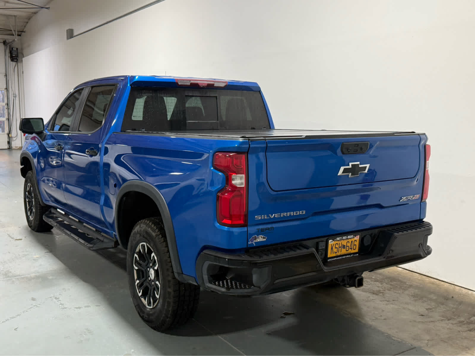 Used 2023 Chevrolet Silverado 1500 ZR2 w/ Technology Package AWD/4WD image 3