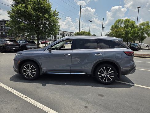 Used 2023 INFINITI QX60 Sensory w/ Vision Package AWD/4WD image 9