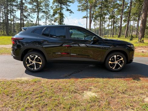 New 2026 Chevrolet Trax RS w/ Driver Confidence Package FWD image 6