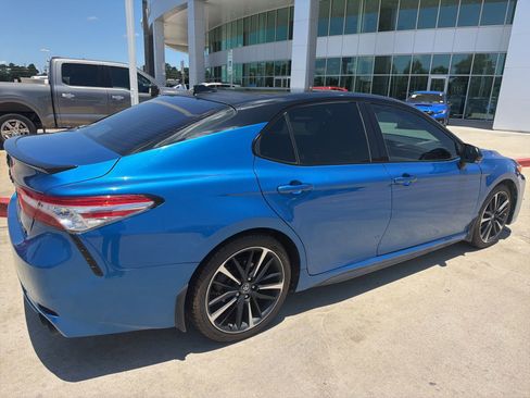 Used 2020 Toyota Camry XSE w/ Navigation Package FWD image 4
