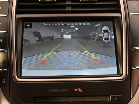 Used 2019 Lincoln Nautilus Select image 30