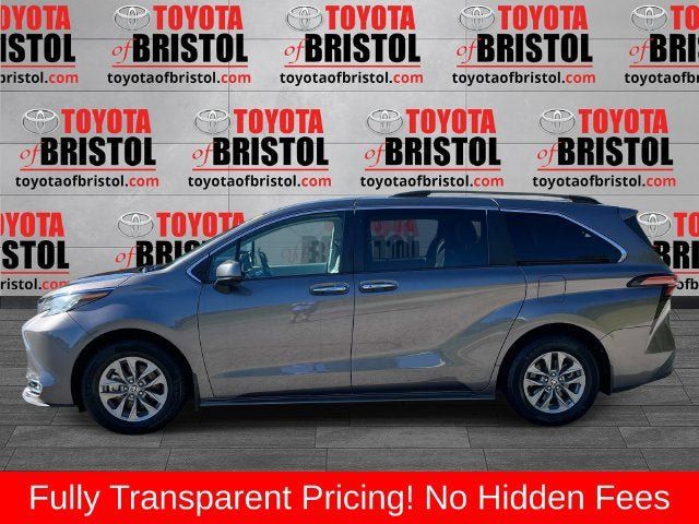 Used 2022 Toyota Sienna XLE FWD image 7