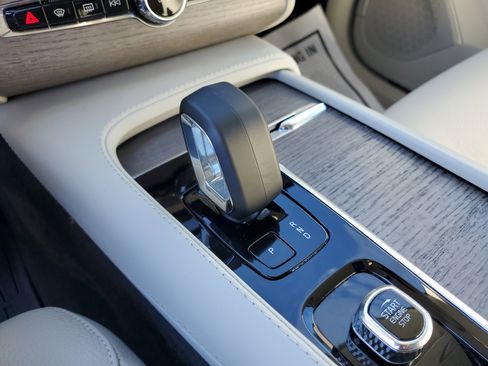 Used 2023 Volvo XC90 B5 Plus w/ Protection Package Premier image 22