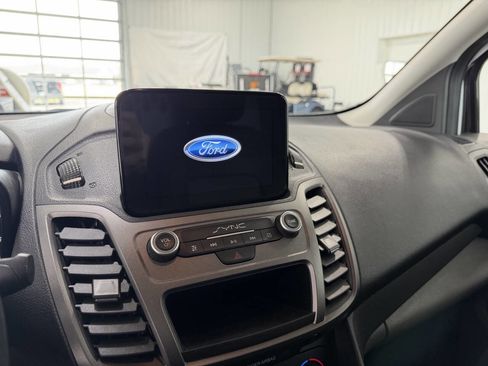 Used 2019 Ford Transit Connect XL image 12