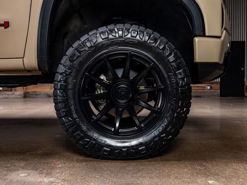 Used 2023 GMC Sierra 1500 AT4 w/ Technology Package AWD/4WD image 12