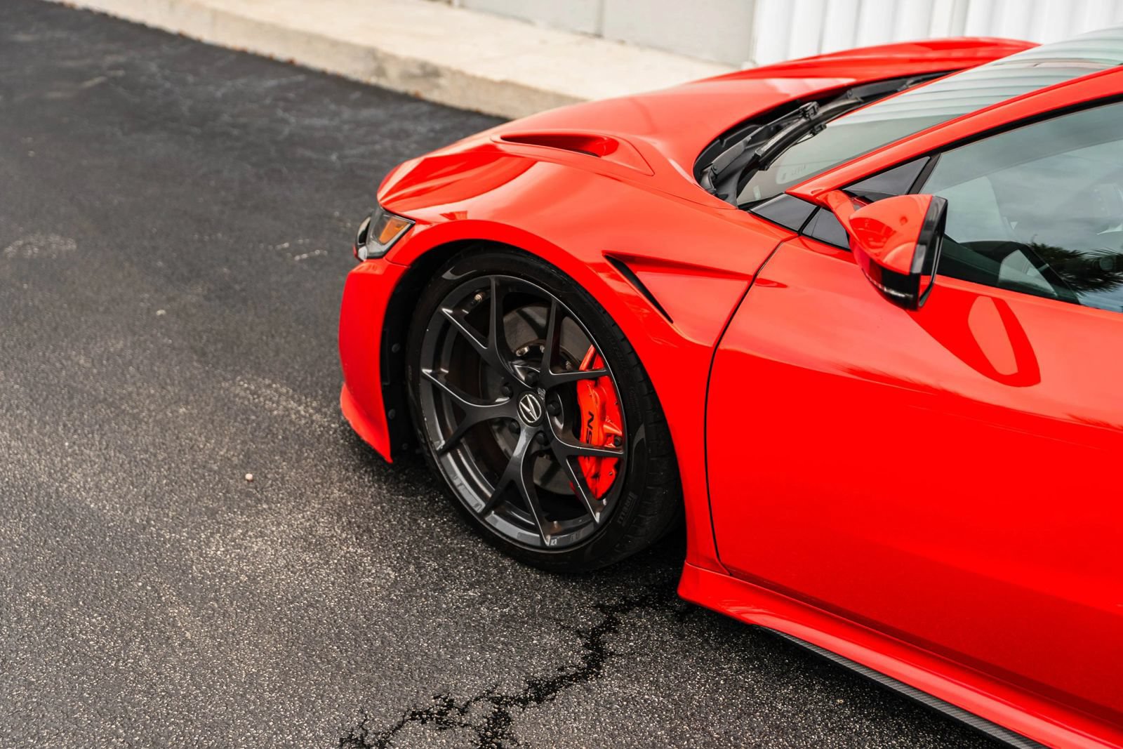 Used 2017 Acura NSX AWD/4WD image 4
