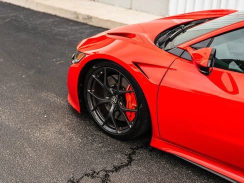 Used 2017 Acura NSX AWD/4WD image 4