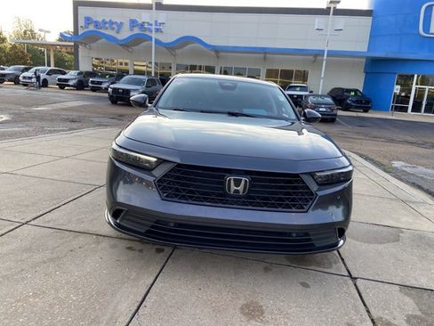 Used 2023 Honda Accord EX-L image 3