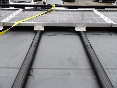 Used 2022 Ford E-Transit Medium Roof w/ Load Area Protection Package image 23