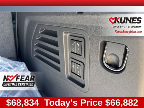 New 2026 GMC Acadia Denali Ultimate w/ LPO, Floor Liner Package AWD/4WD image 22