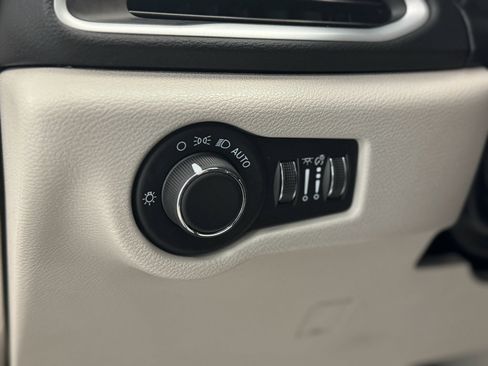 Used 2024 Chrysler Voyager LX FWD image 15