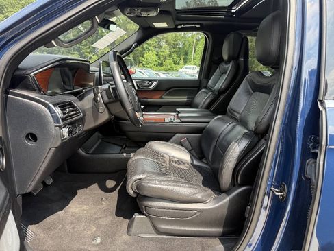 Used 2018 Lincoln Navigator Reserve w/ Technology Package AWD/4WD image 15