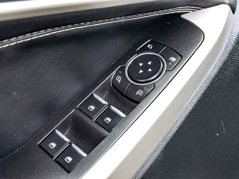 Used 2024 Ford Explorer Limited image 11