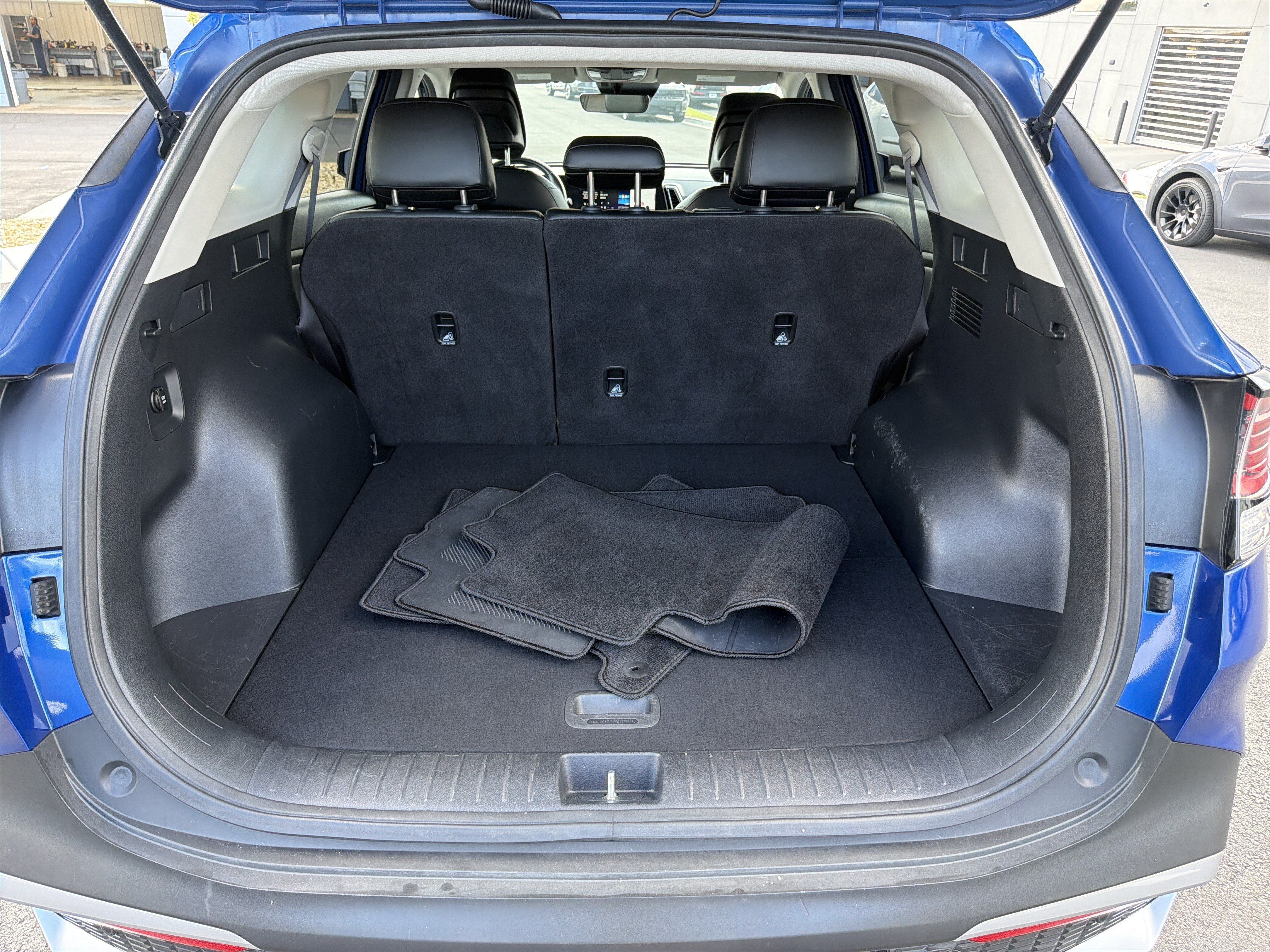 Certified 2023 Kia Sportage EX FWD image 18