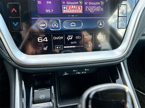 Used 2022 Subaru Outback Limited image 22