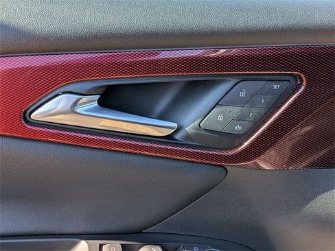 Used 2024 Chevrolet Traverse RS image 12