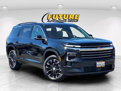 Used 2026 Chevrolet Traverse LT w/ Sun and Wheel Package AWD/4WD image 1