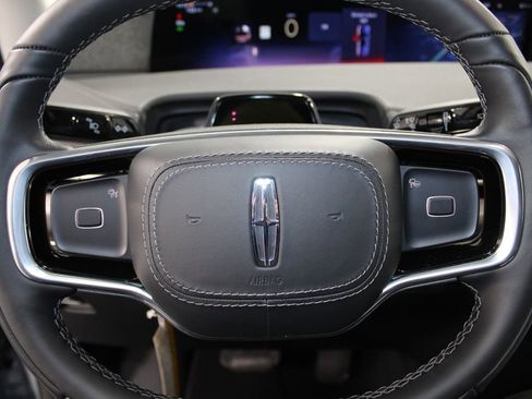 New 2026 Lincoln Navigator Reserve AWD/4WD image 40