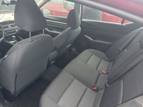 Used 2023 Nissan Altima 2.5 SV w/ SV Premium Package image 18