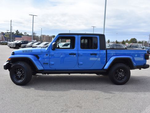 Used 2024 Jeep Gladiator Sport image 6
