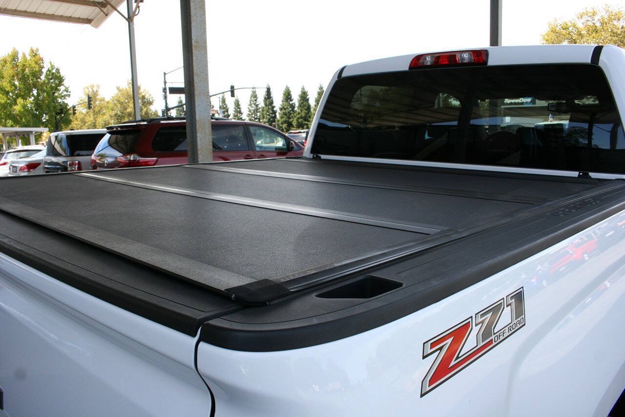 Used 2017 Chevrolet Silverado 1500 LT w/ All Star Edition AWD/4WD image 26