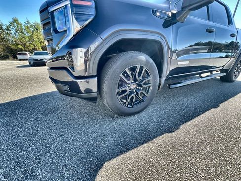 Used 2022 GMC Sierra 1500 Elevation image 32